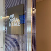Photo taken at ANA ARRIVAL LOUNGE by はっぱ ぽ. on 6/9/2023