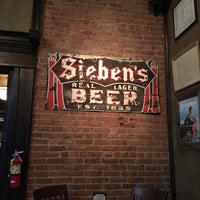 9/26/2017 tarihinde Sam S.ziyaretçi tarafından Marion Street Tavern'de çekilen fotoğraf