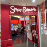 Photo taken at Sweets Paradise by トリ吉 on 2/19/2022