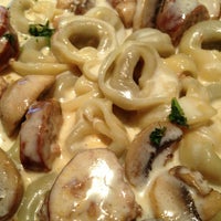 Das Foto wurde bei Salvatore Italian Restaurant von Trisha C. am 12/18/2012 aufgenommen