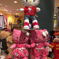 Photo taken at Build-A-Bear-Workshop by ✱  ༘  レイコ ニ. on 1/2/2019