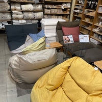 Photo taken at MUJI by ✱  ༘  レイコ ニ. on 4/3/2024