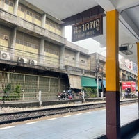 Photo taken at สถานีรถไฟตลาดพลู (Talat Phlu) SRT5003 by ✱  ༘  レイコ ニ. on 1/25/2024