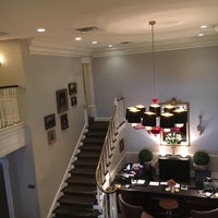 Das Foto wurde bei The Lancaster Hotel von Buket S. am 3/10/2017 aufgenommen