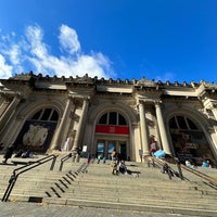 Photo taken at Metropolitan Museum Steps by Rocío F. on 11/22/2023
