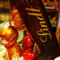 Photo taken at Lindt by Roberto M. on 4/2/2017