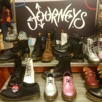 Photo taken at Journeys by Marcos V. on 2/19/2018