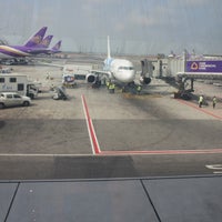 Photo taken at Gate D1 by 廣文 on 4/29/2017