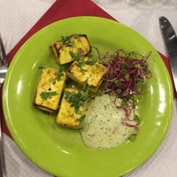 9/21/2018 tarihinde Alena 🍭 S.ziyaretçi tarafından Rasna Restaurant Indien'de çekilen fotoğraf
