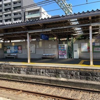 Photo taken at Keikyū Shinkoyasu Station (KK32) by さんぜん on 5/12/2023