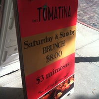 Foto tirada no(a) mi Tomatina por Neil C. em 11/11/2012
