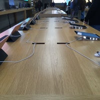 Photo taken at Apple Hannover by Amin G. on 9/12/2017