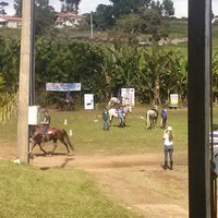 Clube Aurora - Piscina em Brumadinho