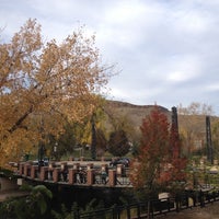 รูปภาพถ่ายที่ The Golden Hotel โดย Ryan เมื่อ 10/20/2012
