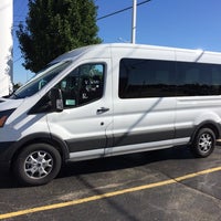 Foto tomada en Suburban Ford Collision of Sterling Heights  por Beth el 8/28/2014