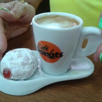 Photo taken at Spetinho &amp;amp; Cia e Café Donuts by Faby M. on 1/20/2013