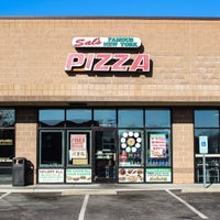 4/10/2017 tarihinde Sal&amp;#39;s Pizza - Military Hwyziyaretçi tarafından Sal&amp;#39;s Pizza - Military Hwy'de çekilen fotoğraf