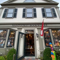Foto tirada no(a) Nantucket Bookworks por Joyce L. em 10/28/2020
