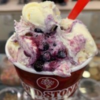 Photo taken at Cold Stone Creamery by Ron E. on 10/23/2019