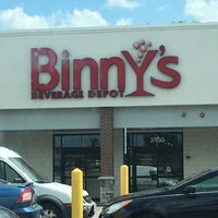 Photo taken at Binny&amp;#39;s Beverage Depot by Guido S. on 6/5/2019