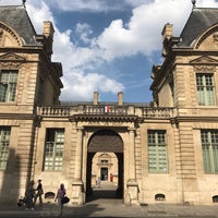 Photo taken at Hôtel de Béthune-Sully by กะหลั่วเป็ด D. on 8/31/2022