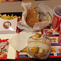 รูปภาพถ่ายที่ DAL&#39;s Burger โดย Cookie S. เมื่อ 11/17/2012