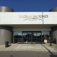Foto tomada en Indian Mound Mall  por Sam M. el 10/7/2016