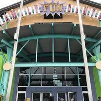 Foto tirada no(a) Tukwila Family Fun Center &amp;amp; Bullwinkle&amp;#39;s Restaurant por Panchita L. em 9/10/2017