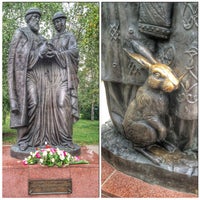 Photo taken at Памятник Петру и Февронии by Аленка Л. on 9/8/2014