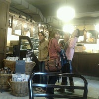Photo taken at Starbucks by Turgay T. on 11/4/2012