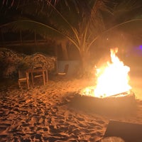 12/30/2017 tarihinde Andiziyaretçi tarafından Pogo Beach Bar and Grill'de çekilen fotoğraf
