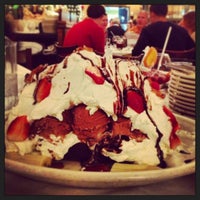 Photo taken at Carmine&amp;#39;s Italian Restaurant by Danielle B. on 12/23/2012