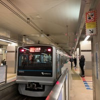 Photo taken at Odakyu Platforms 4-5 by ヤ ス. on 1/12/2023