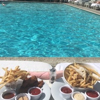 Photo taken at Beverly Hills Hotel Pool by E.S.G on 4/24/2017