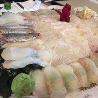 Foto tirada no(a) Shiroi Sushi por Kyungin P. em 4/29/2017