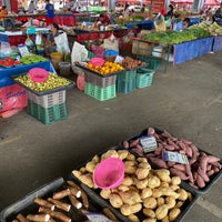 Photo taken at Sunday Market (Pasar Minggu Satok) by Denys A. on 11/30/2019
