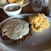Photo taken at Cracker Barrel Old Country Store by Dave M. on 7/8/2018