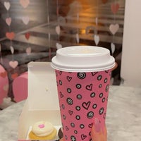 Photo taken at Georgetown Cupcake by Shahad 🍯 .. on 2/25/2024