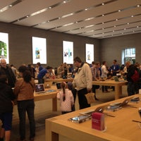 Photo taken at Apple Kurfürstendamm by Romein S. on 5/10/2013