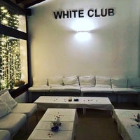 รูปภาพถ่ายที่ White Club โดย White Club เมื่อ 3/23/2017