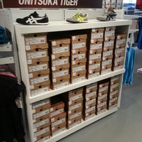 ASICS Outlet - Shoe Store in Livermore