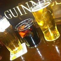 Foto tirada no(a) Ulysses Irish Pub por Penelope M. em 12/8/2012