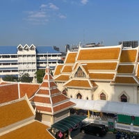Photo taken at Wat Traimitr Withayaram by Kats Zarusoba I. on 12/5/2023