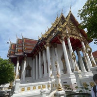 Photo taken at Wat Ratchaburana by Kats Zarusoba I. on 11/26/2023