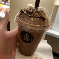 Photo taken at Godiva by こで き. on 7/9/2022