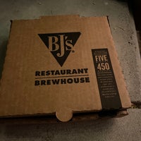 รูปภาพถ่ายที่ BJ&amp;#39;s Restaurant &amp;amp; Brewhouse โดย Sameer R. เมื่อ 9/8/2022