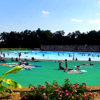 Settlers Cabin Park Wave Pool - Ridge Rd