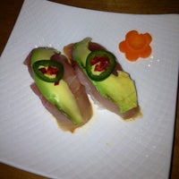 Photo taken at Sushi Dokoro Ki Ra La by Tharam on 11/14/2012