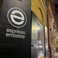 Das Foto wurde bei Espresso Embassy von H〰️ am 12/18/2023 aufgenommen