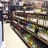 1/11/2014にOlga V.がJake&amp;#39;s Liquor &amp;amp; Fine Winesで撮った写真